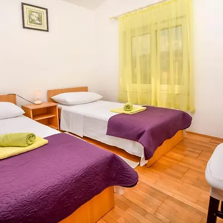 Apartment Karabatic * Rogoznica (Sibenik-Knin)
