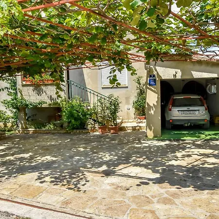 Apartment Karabatic * Rogoznica (Sibenik-Knin)